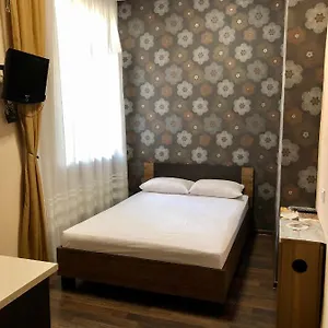 -біля вокзалу-недалеко від центру-городоцька 151 Апартаменты
